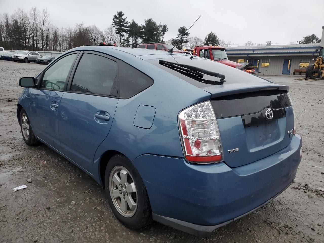 Image 2 of 2006 TOYOTA PRIUS  2006 with VIN JTDKB20U563173070