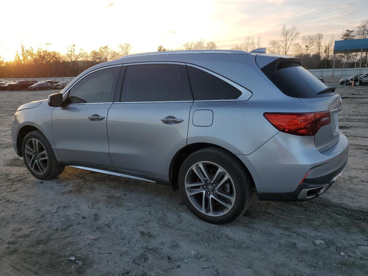 Image 2 of 2018 ACURA MDX ADVANCE 2018 with VIN 5J8YD3H82JL000652