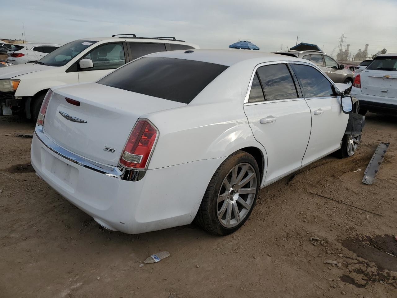 Image 3 of 2013 CHRYSLER 300  2013 with VIN 2C3CCAAG3DH575012
