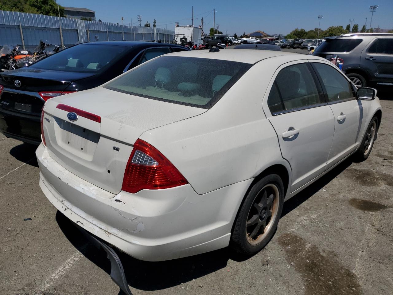 Image 3 of 2012 FORD FUSION SE 2012 with VIN 3FAHP0HA7CR250616