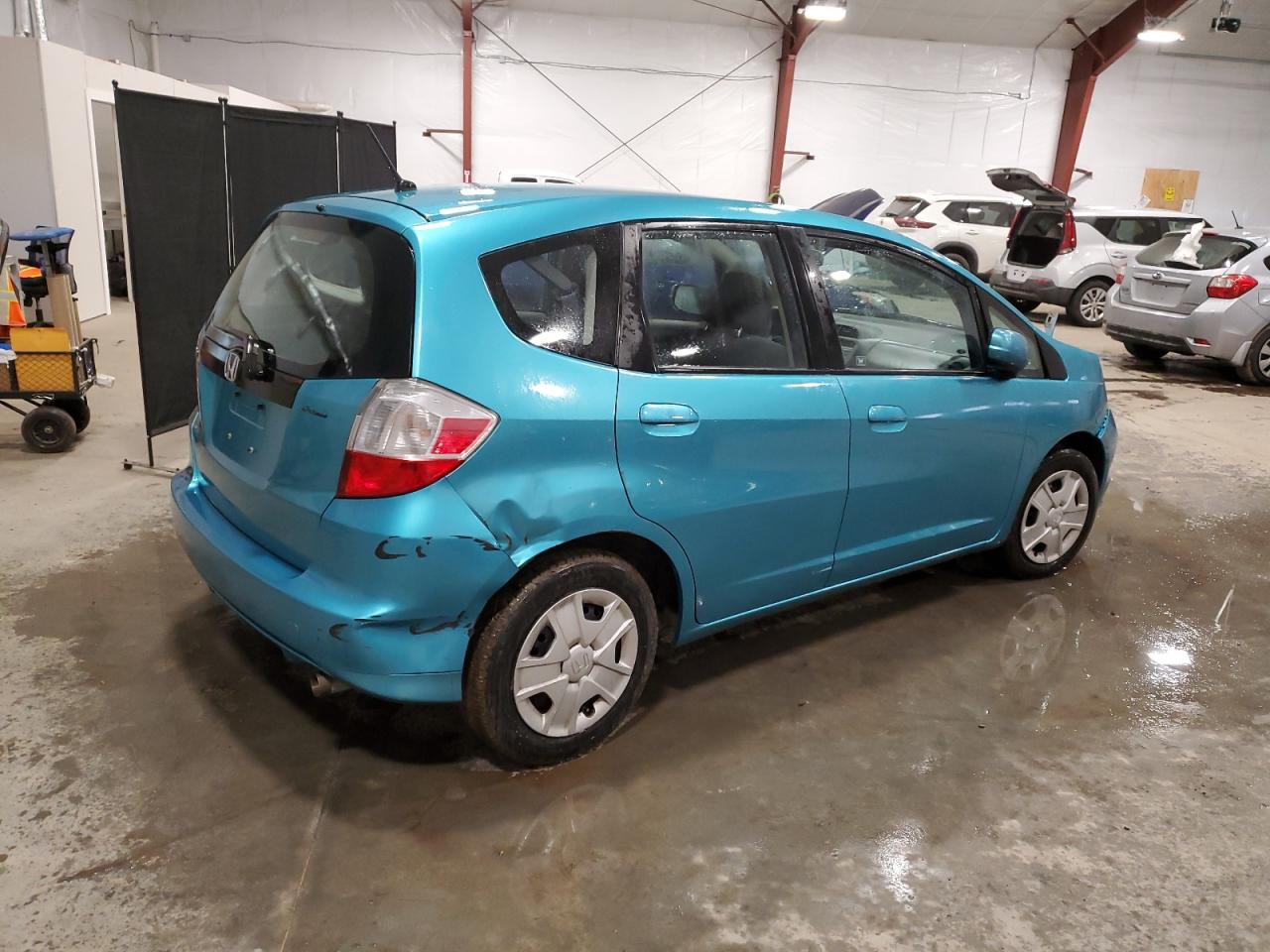 Image 3 of 2013 HONDA FIT  2013 with VIN JHMGE8H35DC027243