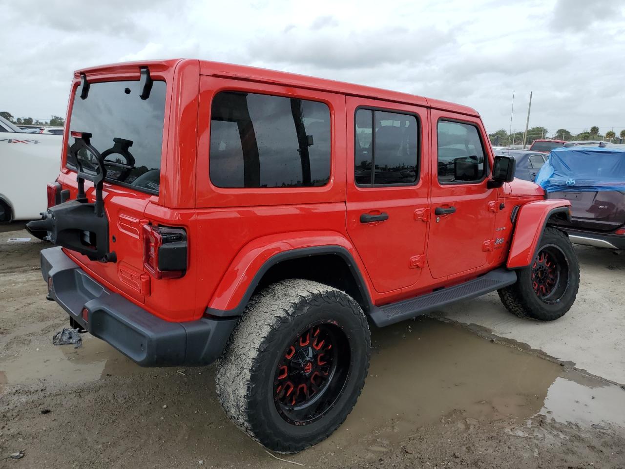Изображение 3 2018 JEEP WRANGLER UNLIMITED SAHARA 2018 с VIN 1C4HJXEN2JW213284