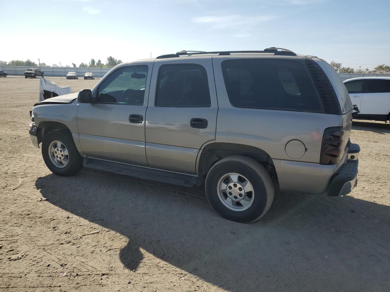 Изображение 2 2002 CHEVROLET TAHOE C1500 2002 с VIN 1GNEC13T52R275863