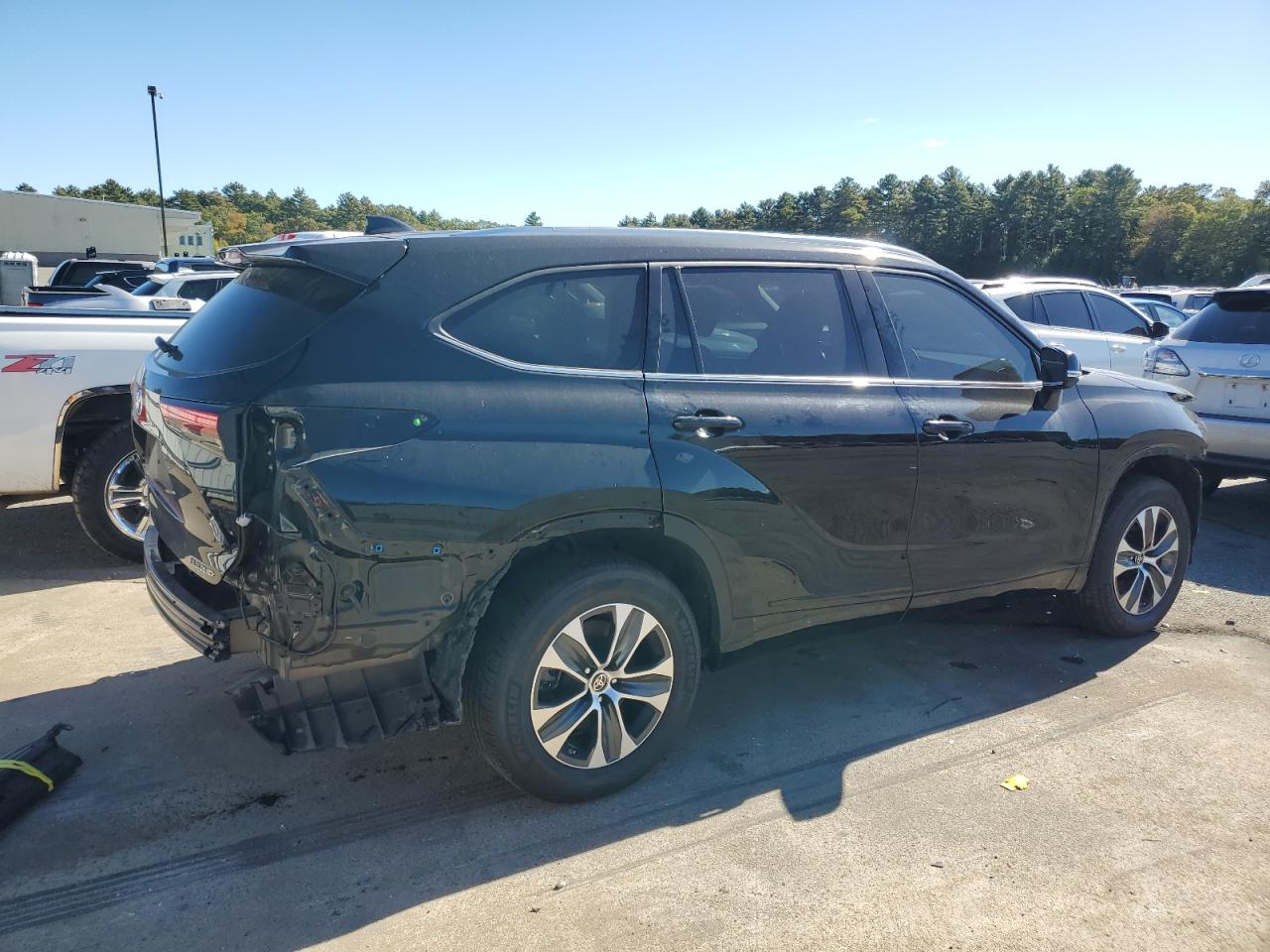 Изображение 3 2021 TOYOTA HIGHLANDER XLE 2021 с VIN 5TDGZRBH4MS528154