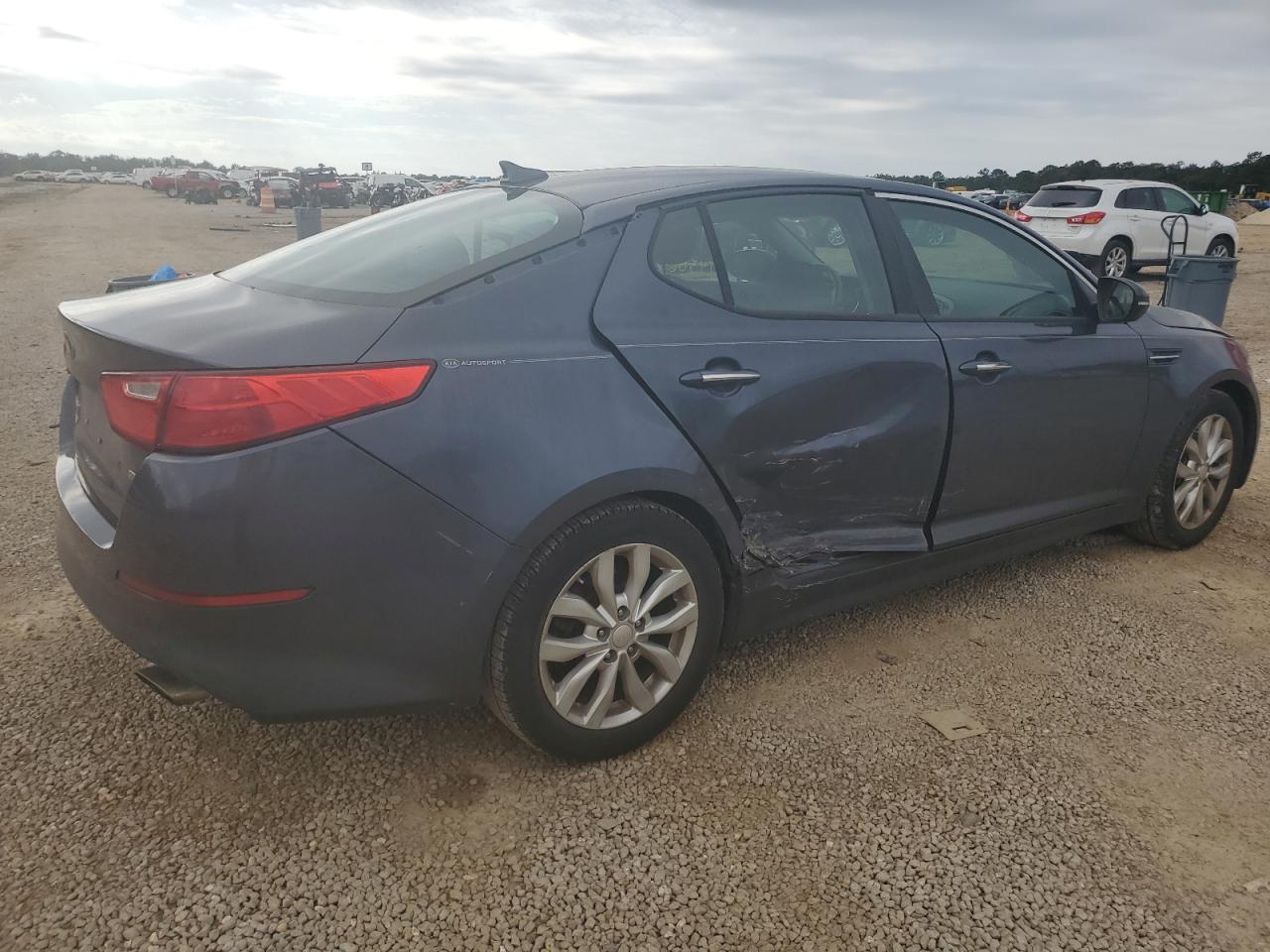 Image 3 of 2015 KIA OPTIMA LX 2015 with VIN 5XXGM4A78FG412955