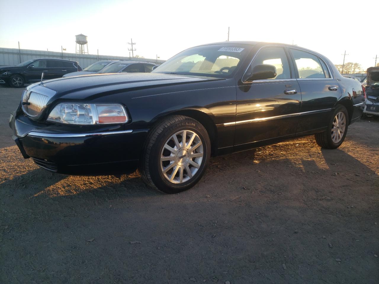 Image 1 of 2006 LINCOLN TOWN CAR SIGNATURE LIMITED 2006 with VIN 1LNHM82V56Y620444