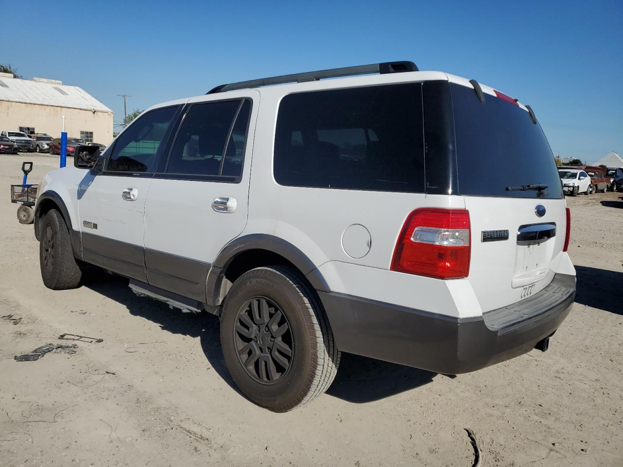 Image 2 of 2007 FORD EXPEDITION XLT 2007 with VIN 1FMFU15547LA64569