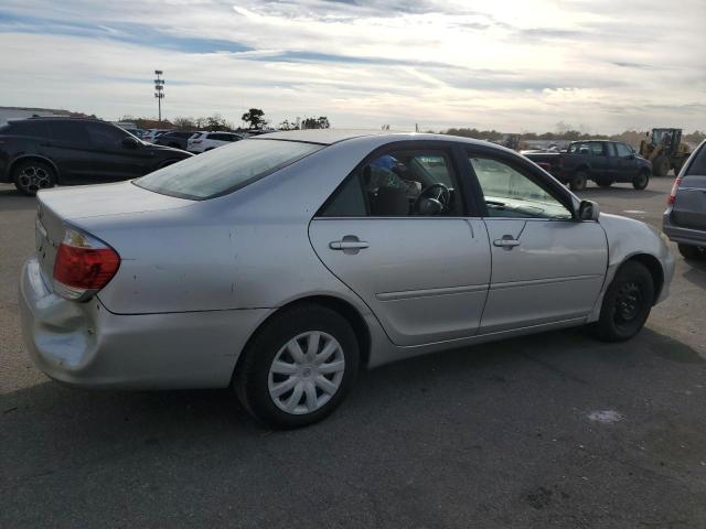Obraz 3 z 2005 TOYOTA CAMRY LE 2005 z VIN 4T1BE32K75U590218