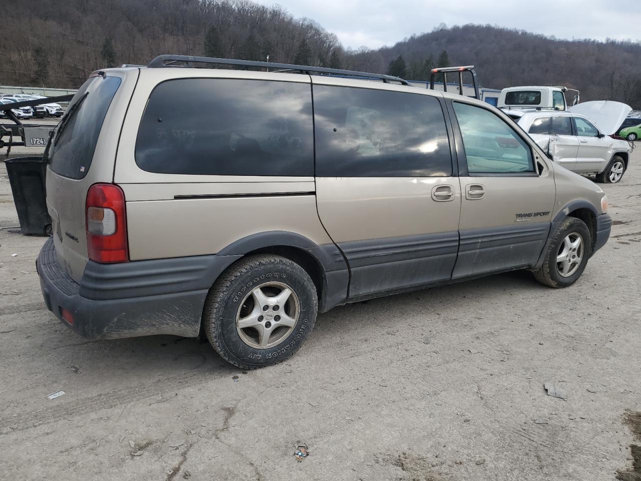 Image 3 of 1998 PONTIAC TRANS SPORT  1998 with VIN 1GMDX03E1WD270422