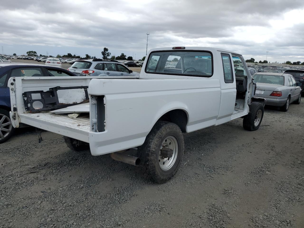 Image 3 of 1997 FORD F250  1997 with VIN 1FTHX25F1VEB37062