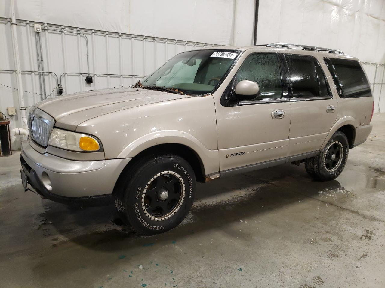 Image 1 of 2000 LINCOLN NAVIGATOR  2000 with VIN 5LMPU28A1YLJ06861
