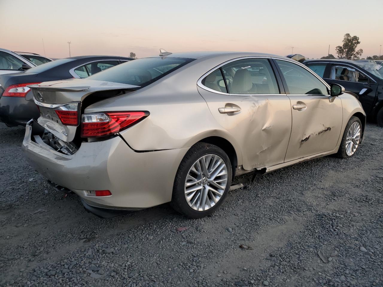 Obraz 3 z 2013 LEXUS ES 350 2013 z VIN JTHBK1GGXD2056323