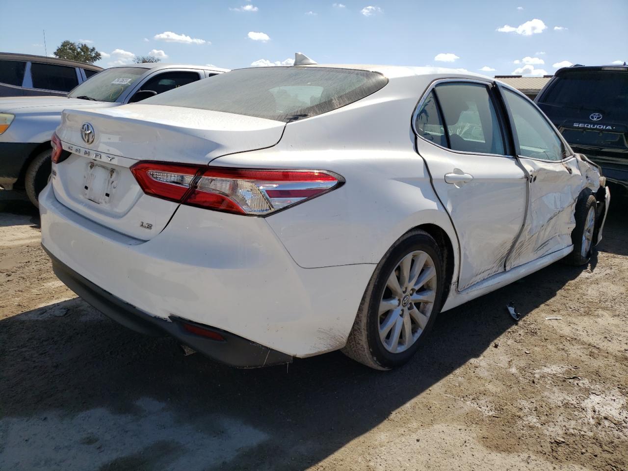Obraz 3 z 2019 TOYOTA CAMRY L 2019 z VIN 4T1B11HK6KU182280