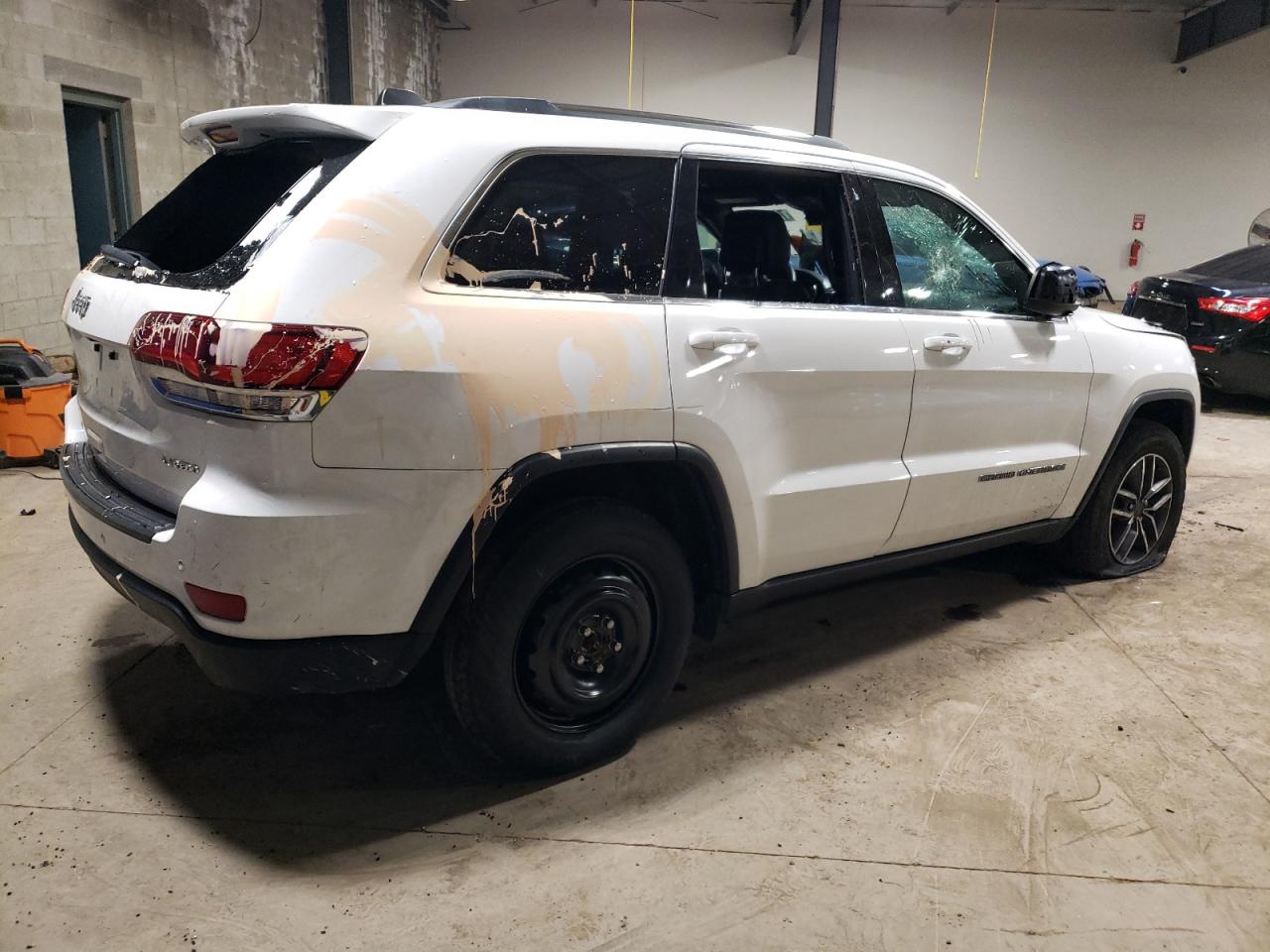 Image 3 of 2020 JEEP GRAND CHEROKEE LAREDO 2020 with VIN 1C4RJFAG4LC435478