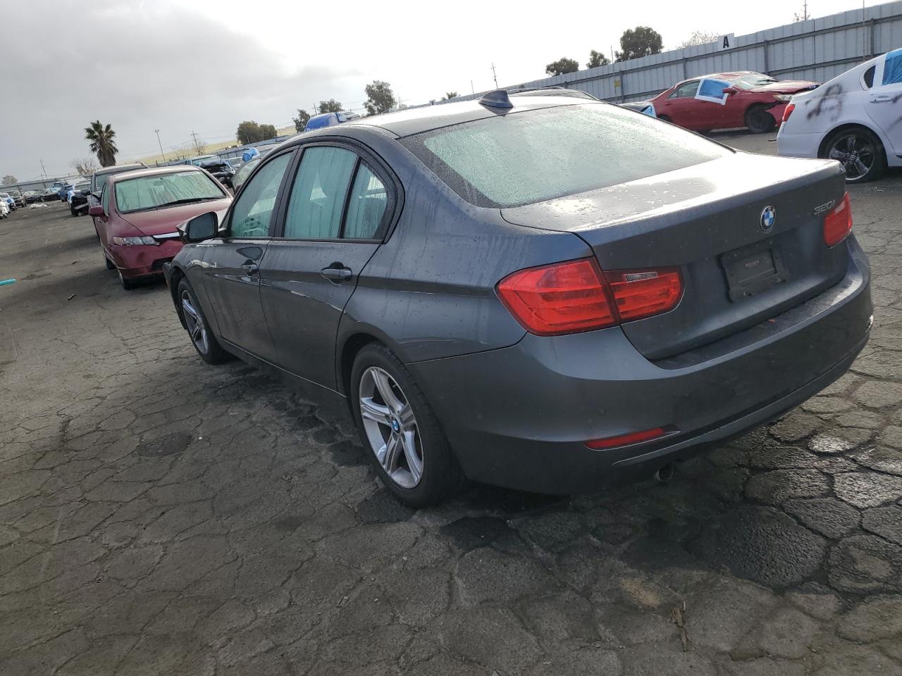 Изображение 2 2015 BMW 320 I 2015 с VIN WBA3B1C58FK140926