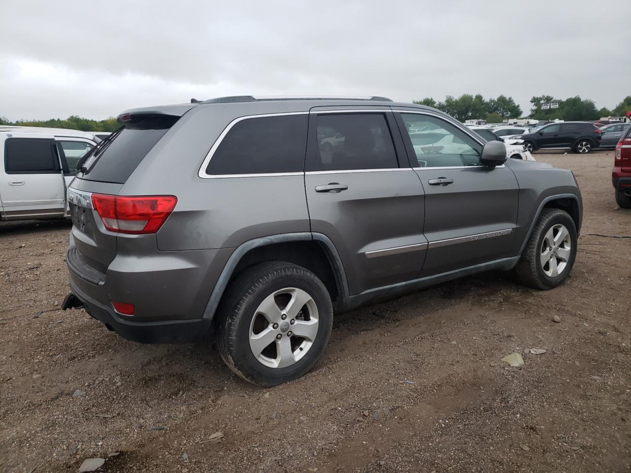 Image 3 of 2011 JEEP GRAND CHEROKEE LAREDO 2011 with VIN 1J4RR4GG1BC680736