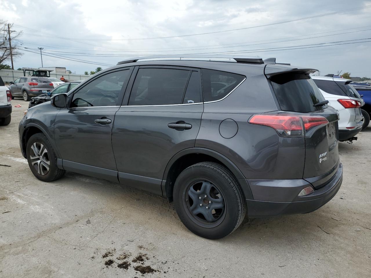 Obraz 2 z 2017 TOYOTA RAV4 LE 2017 z VIN JTMZFREV0HJ107585