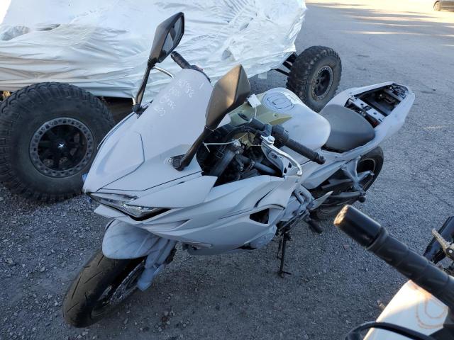 Obraz 2 z 2024 KAWASAKI EX650 P 2024 z VIN ML5EXEP15RDAB3581