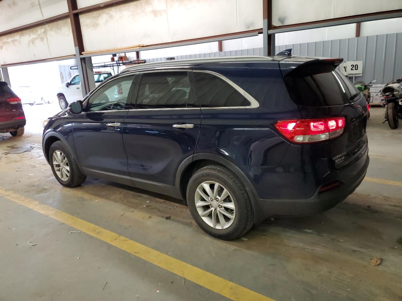 Изображение 2 2017 KIA SORENTO LX 2017 с VIN 5XYPG4A39HG211858