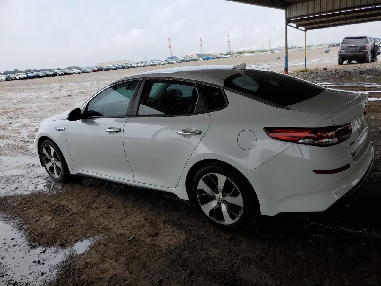 Image 2 of 2019 KIA OPTIMA LX 2019 with VIN 5XXGT4L30KG315093