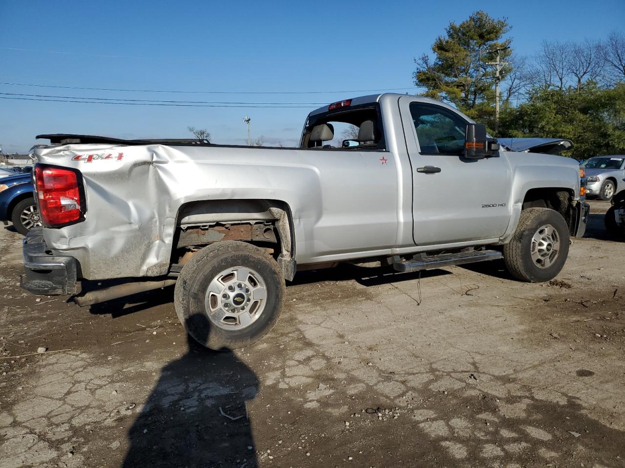 Image 3 of 2015 CHEVROLET SILVERADO K2500 HEAVY DUTY 2015 with VIN 1GC0KUEG0FZ557275