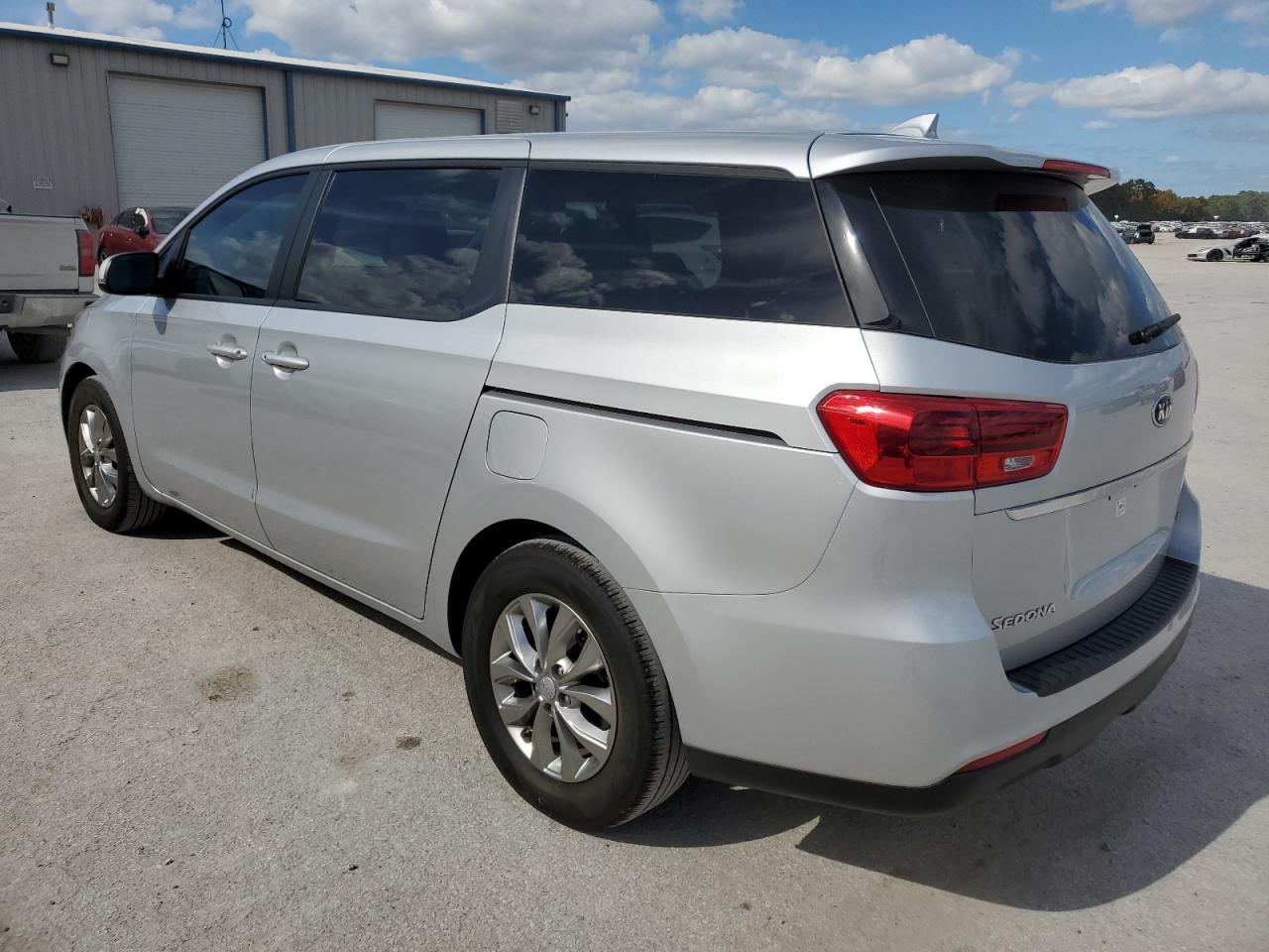 Obraz 2 z 2021 KIA SEDONA LX 2021 z VIN KNDMB5C16M6663217