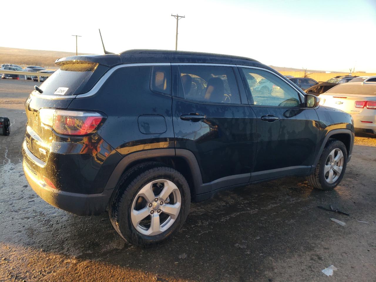 Obraz 3 z 2018 JEEP COMPASS LATITUDE 2018 z VIN 3C4NJCBB1JT285900