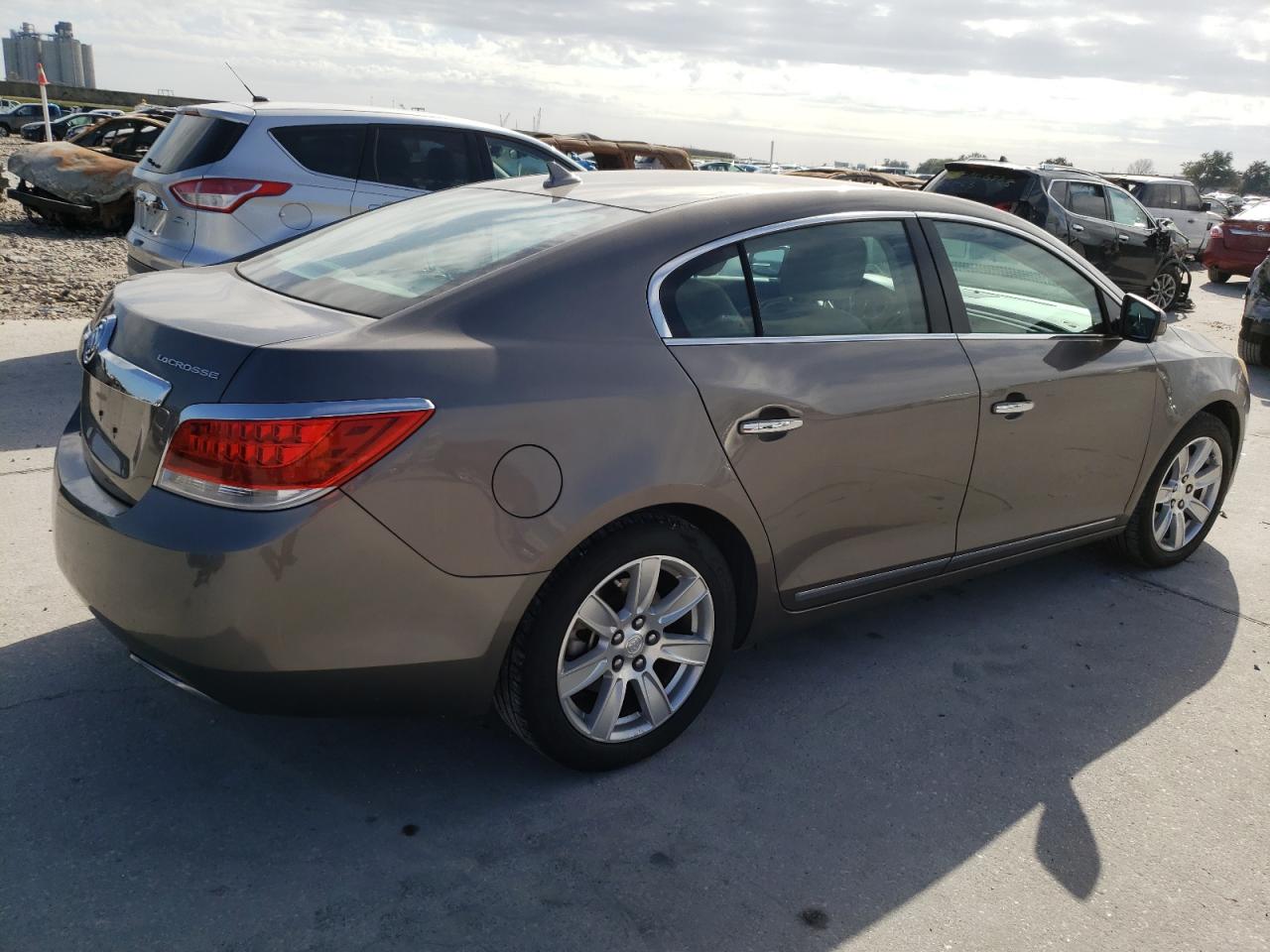 Obraz 3 z 2012 BUICK LACROSSE  2012 z VIN 1G4GC5E37CF333072