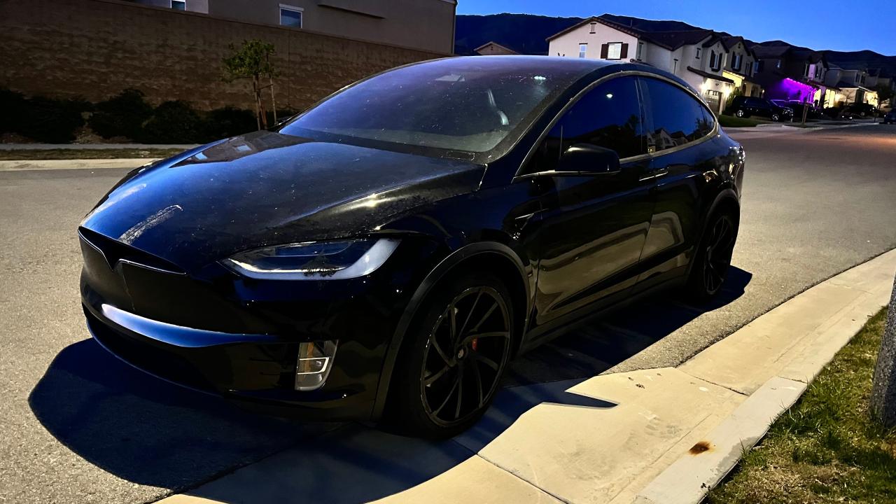 Изображение 2 2020 TESLA MODEL X  2020 с VIN 5YJXCAE47LF261008