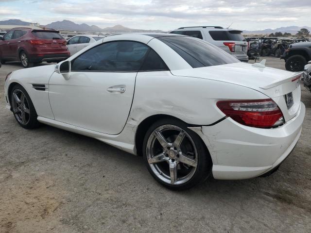 Obraz 2 z 2015 MERCEDES-BENZ SLK 250 2015 z VIN WDDPK4HA2FF104143