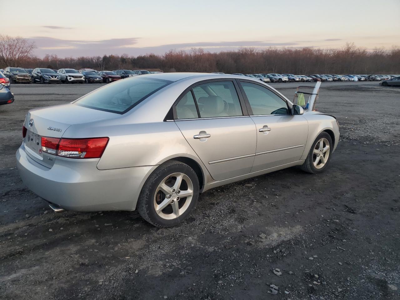 Image 3 of 2007 HYUNDAI SONATA SE 2007 with VIN 5NPEU46F67H217840