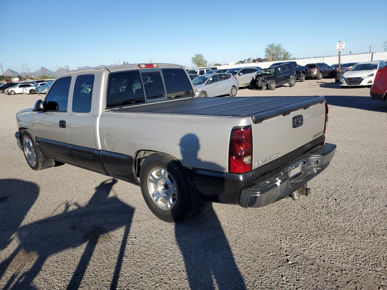 Obraz 2 z 2004 CHEVROLET SILVERADO C1500 2004 z VIN 1GCEC19T54Z342786