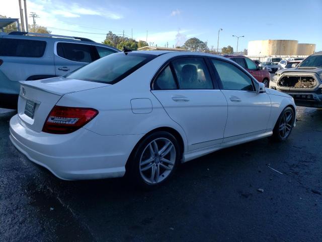 Obraz 3 z 2014 MERCEDES-BENZ C 250 2014 z VIN WDDGF4HB8EG218928
