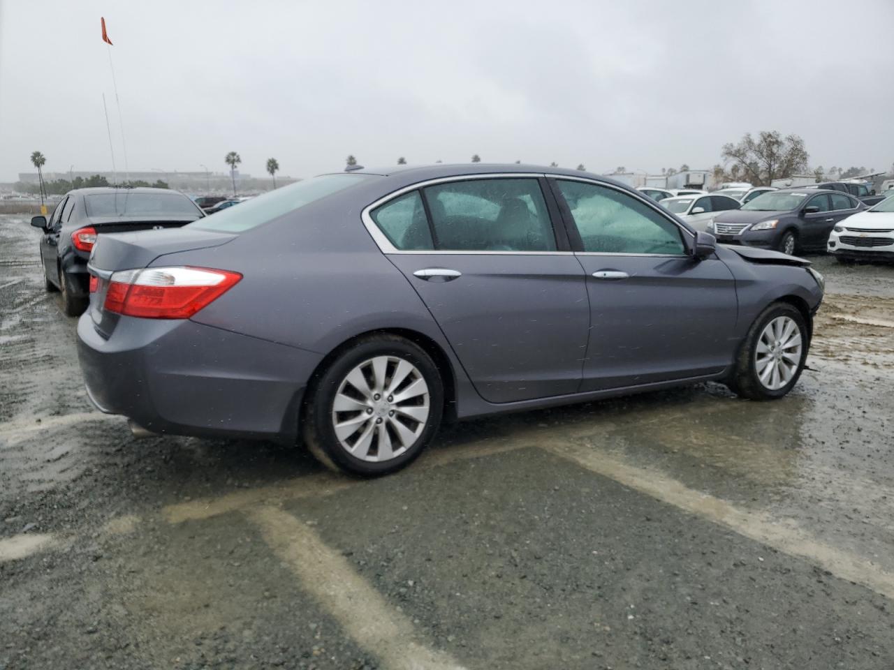 Image 3 of 2015 HONDA ACCORD EXL 2015 with VIN 1HGCR2F83FA160275