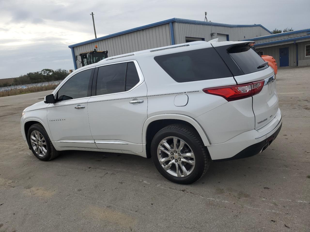 Image 2 of 2018 CHEVROLET TRAVERSE HIGH COUNTRY 2018 with VIN 1GNEVKKWXJJ255584