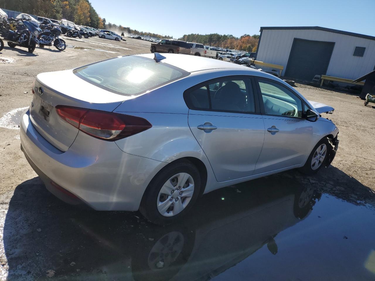 Image 3 of 2017 KIA FORTE LX 2017 with VIN 3KPFK4A76HE141228