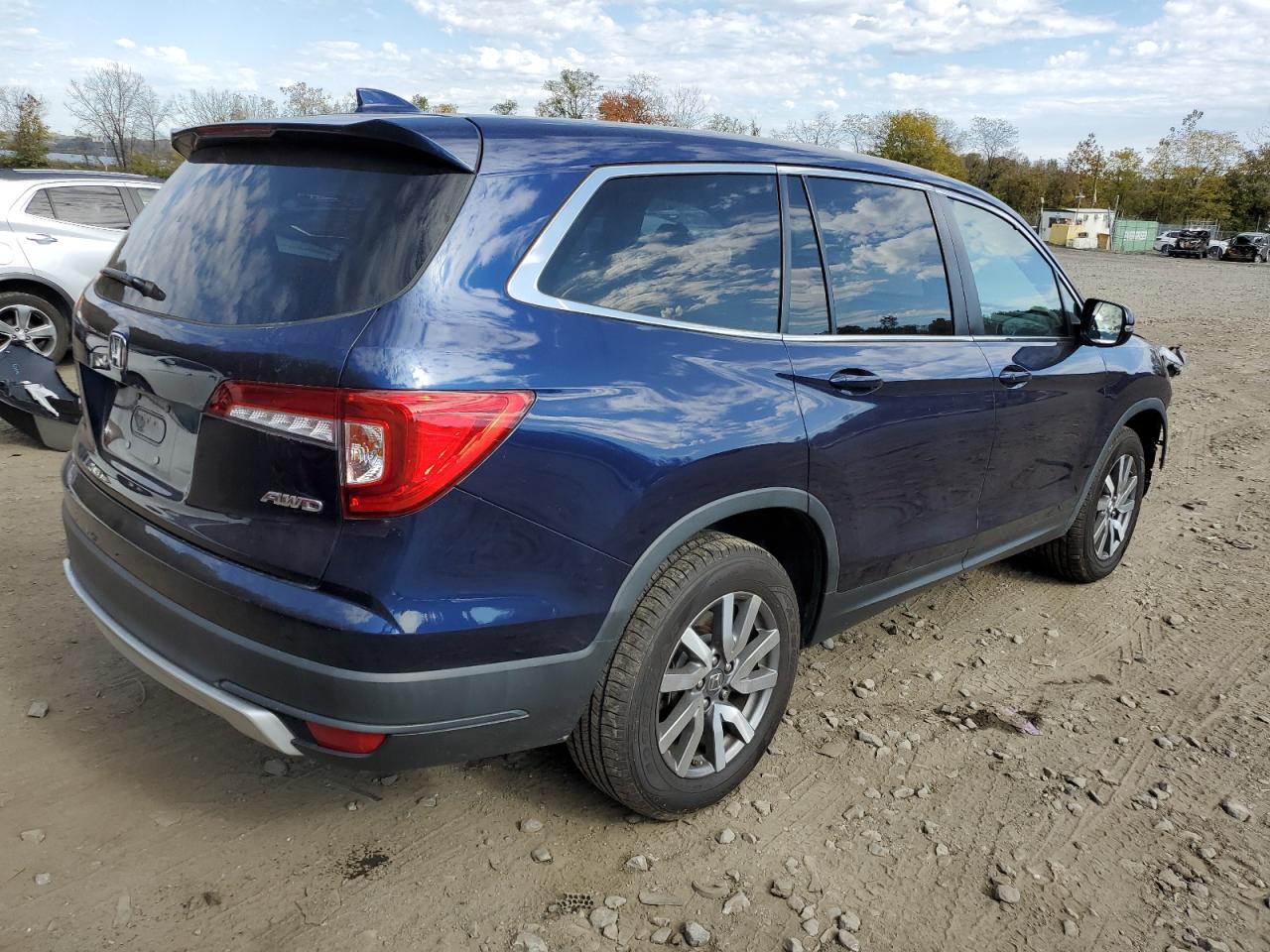 Image 3 of 2020 HONDA PILOT EXL 2020 with VIN 5FNYF6H58LB011984