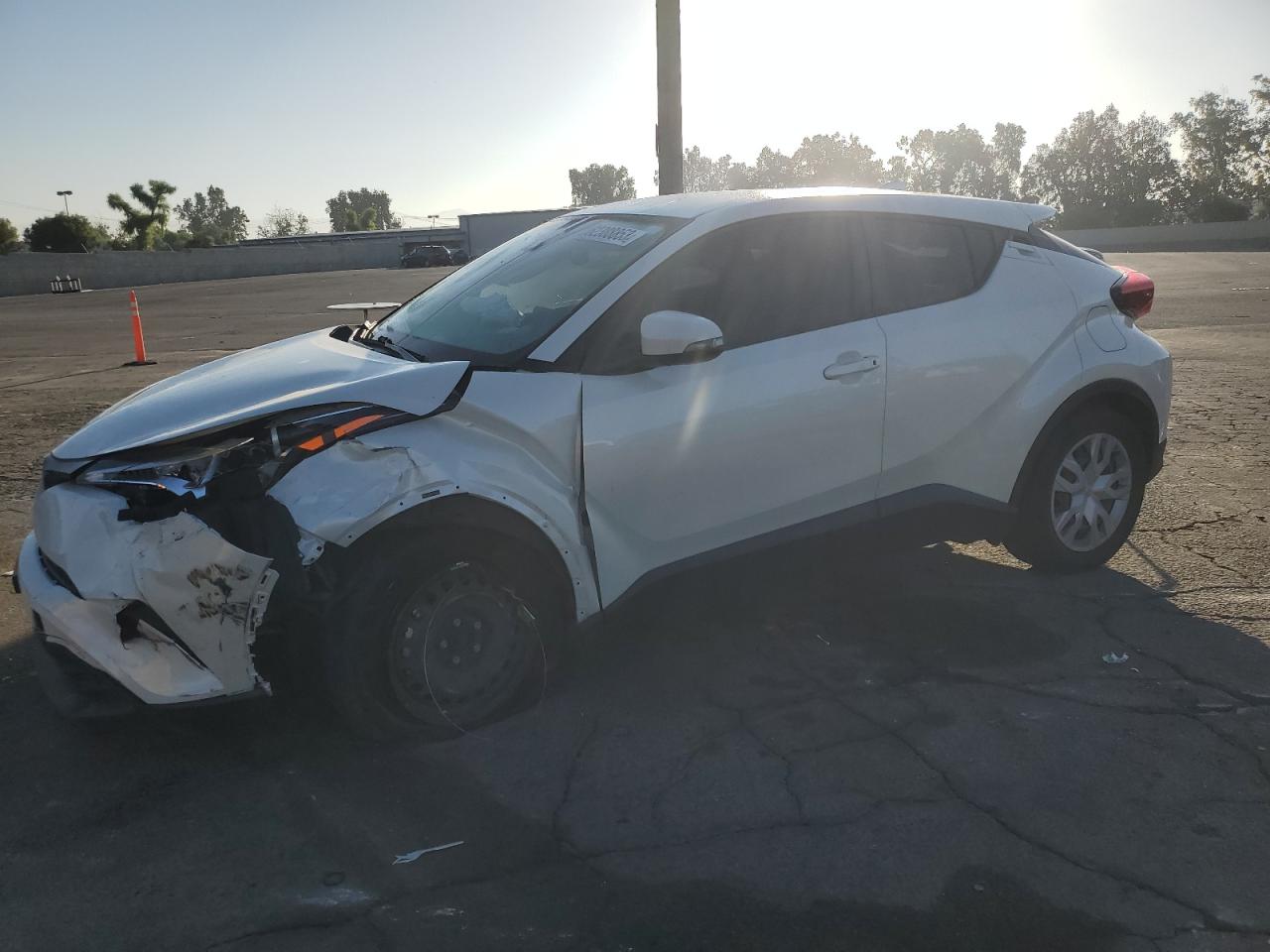 Obraz 1 z 2019 TOYOTA C-HR XLE 2019 z VIN JTNKHMBX7K1031225