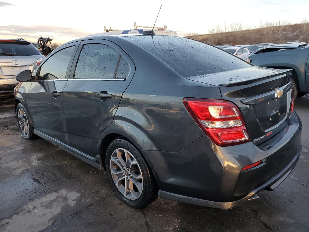 Изображение 2 2017 CHEVROLET SONIC LT 2017 с VIN 1G1JC5SB2H4114747