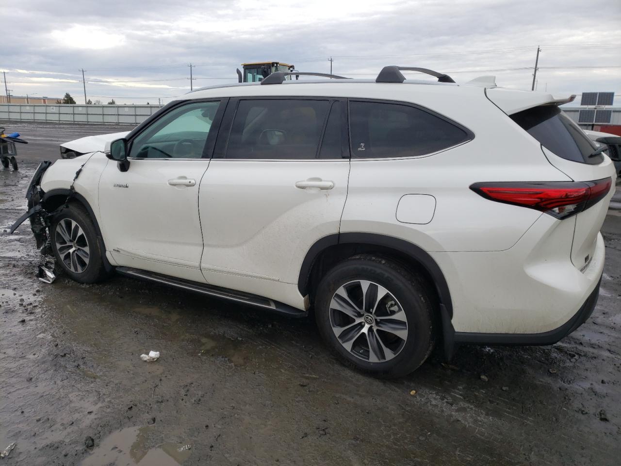 Obraz 2 z 2020 TOYOTA HIGHLANDER HYBRID XLE 2020 z VIN 5TDHBRCH1LS505405