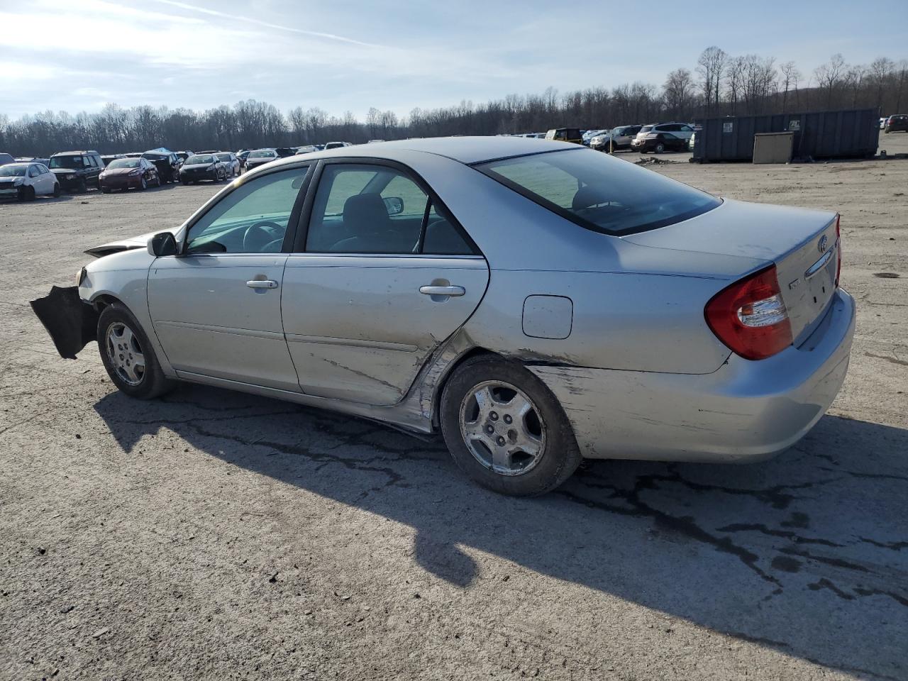 Image 2 of 2002 TOYOTA CAMRY LE 2002 with VIN 4T1BF32K92U519501