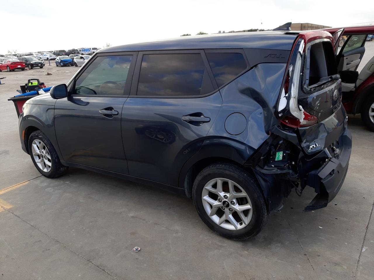 Изображение 2 2020 KIA SOUL LX 2020 с VIN KNDJ23AU2L7043039