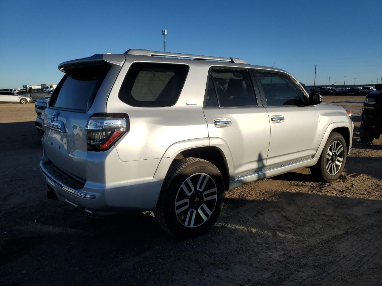 Obraz 3 z 2018 TOYOTA 4RUNNER SR5/SR5 PREMIUM 2018 z VIN JTEBU5JR4J5556738