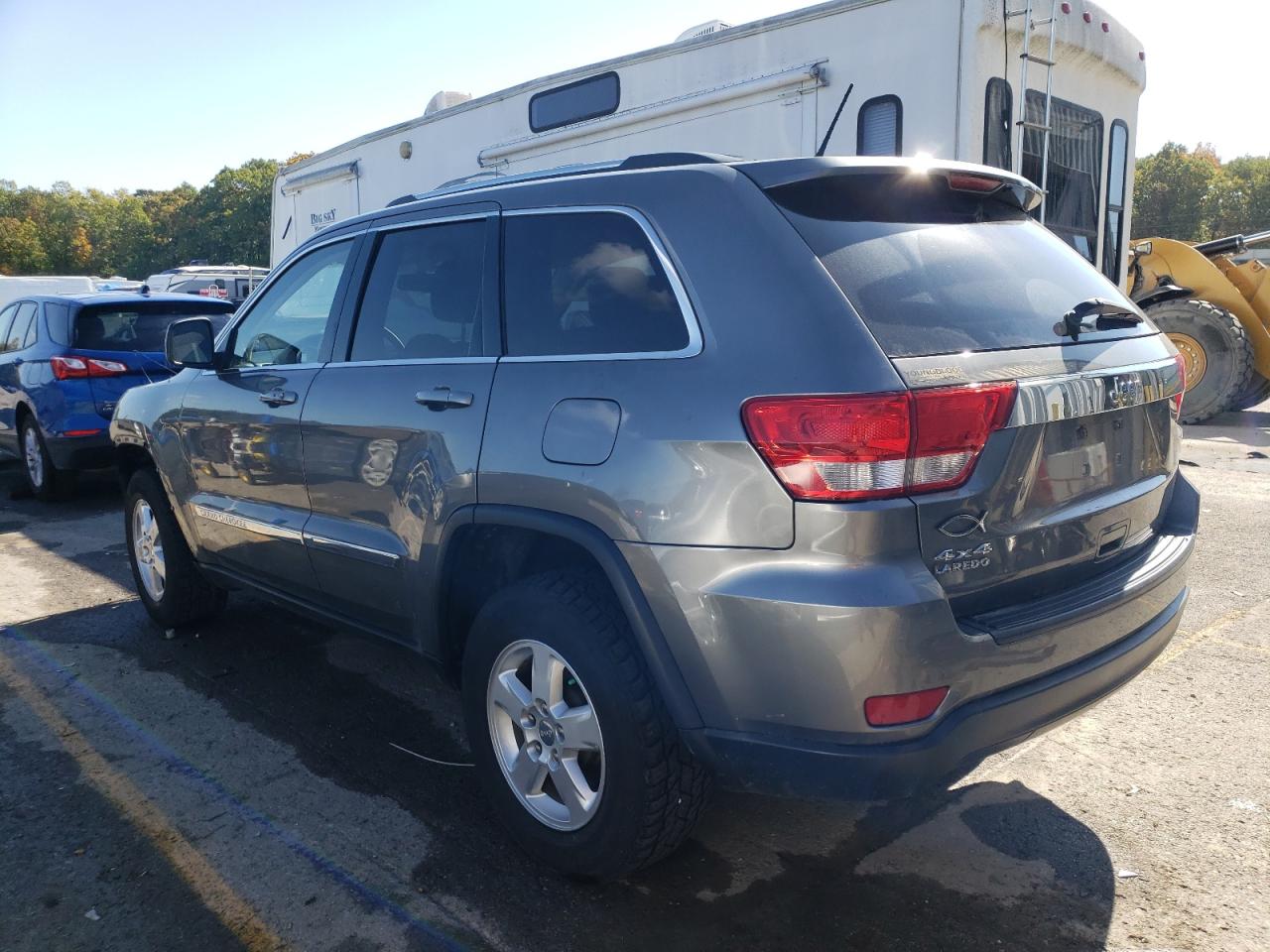Image 2 of 2013 JEEP GRAND CHEROKEE LAREDO 2013 with VIN 1C4RJFAG0DC502448