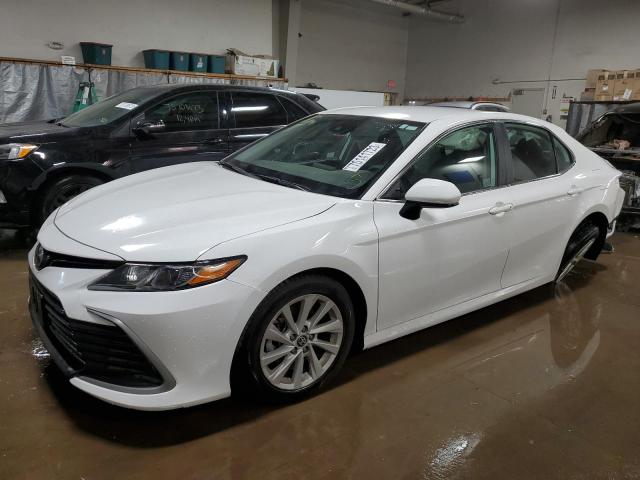 Obraz 1 z 2022 TOYOTA CAMRY LE 2022 z VIN 4T1C11BK2NU059268