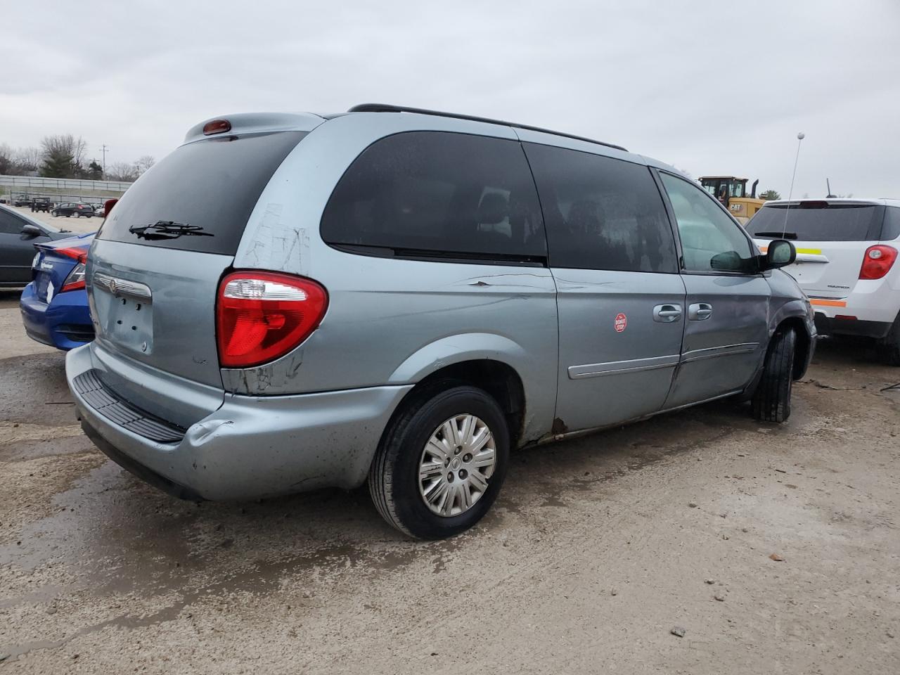 Image 3 of 2006 CHRYSLER TOWN & COUNTRY LX 2006 with VIN 2A4GP44R16R880418