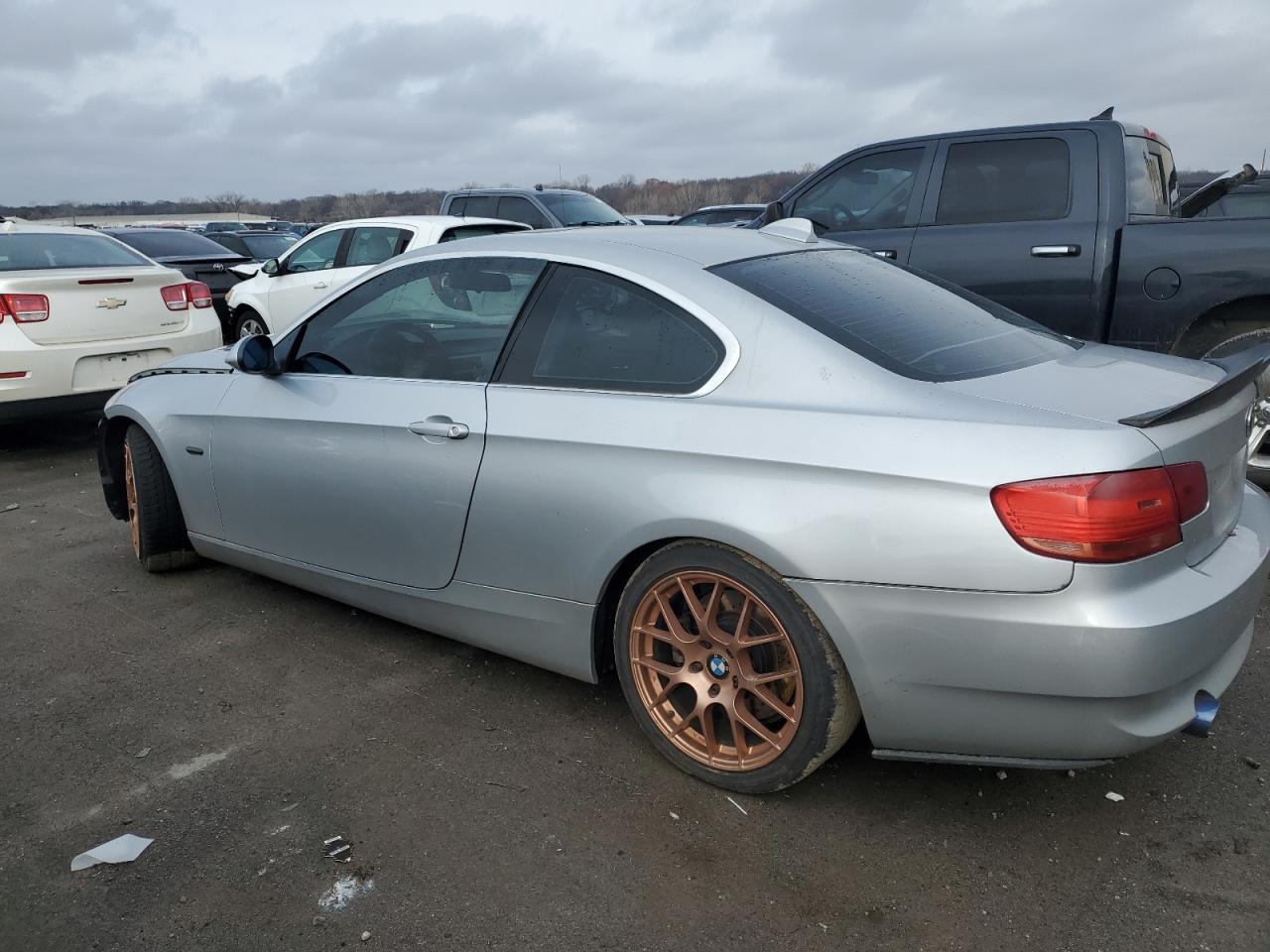 Obraz 2 z 2007 BMW 335 I 2007 z VIN WBAWB73527P021516