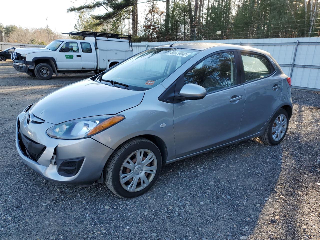 Image 1 of 2011 MAZDA MAZDA2  2011 with VIN JM1DE1HZ5B0123811
