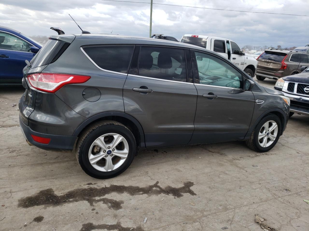 Image 3 of 2016 FORD ESCAPE SE 2016 with VIN 1FMCU9GX1GUB69385