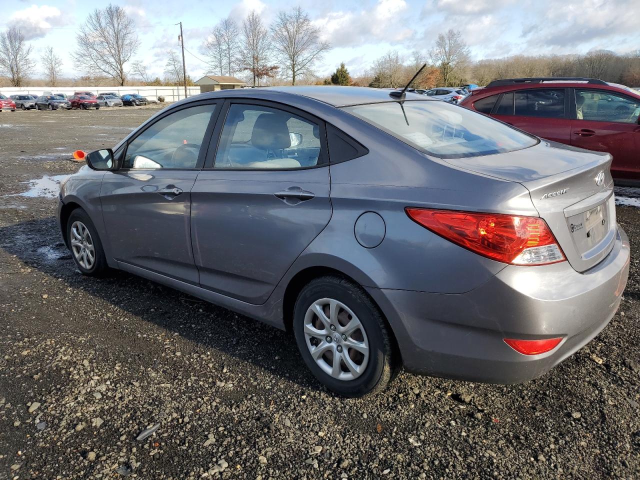 Obraz 2 z 2013 HYUNDAI ACCENT GLS 2013 z VIN KMHCT4AE3DU563219